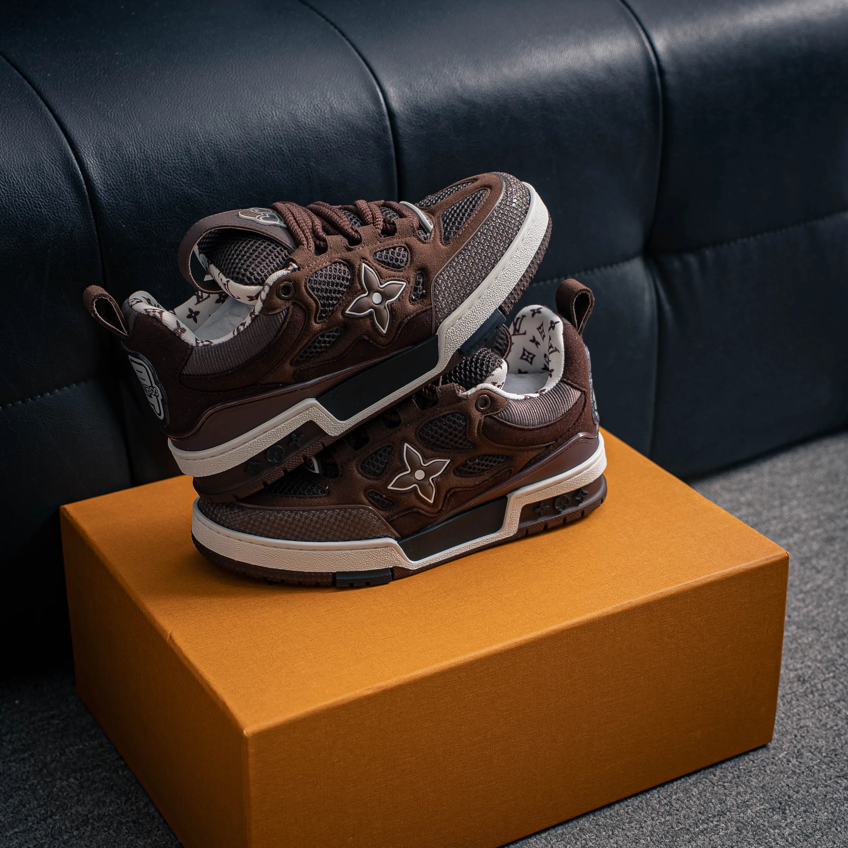 # LV- - trainer 2026 New Arrival 1：1 ！！ Shoes Cowhide Leather ， LOGO ， Breathable ， 。